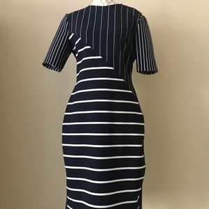 Zara Women fitted dress. Large  Blue and white